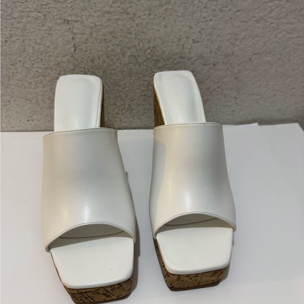 NEW BILLINI white wedge sandals - Picture 5 of 9
